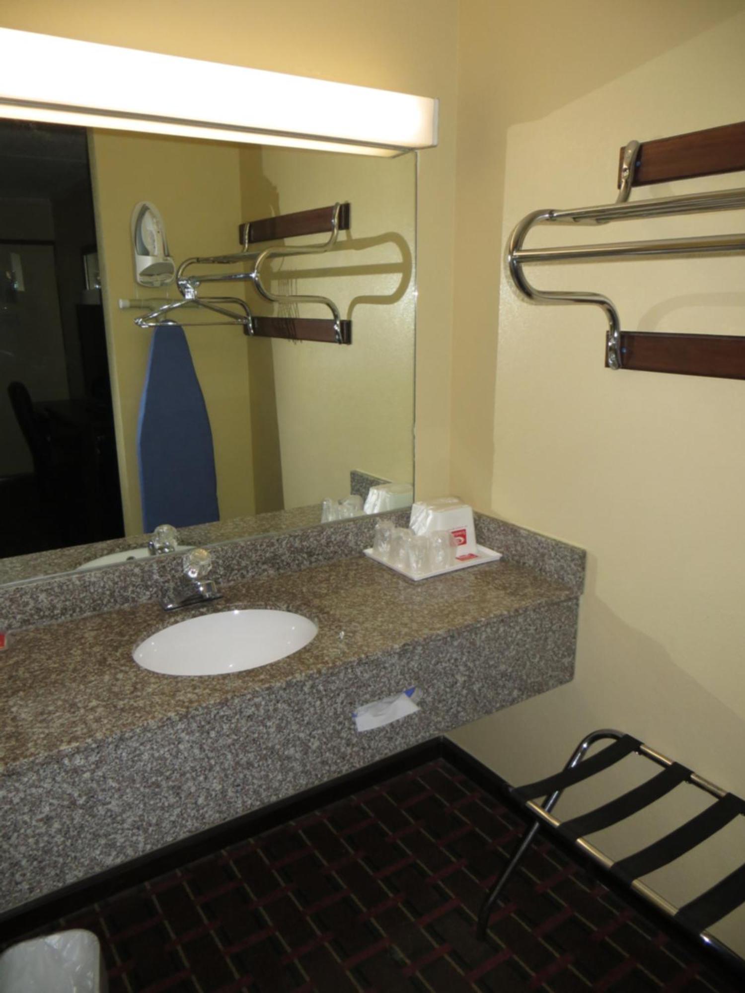 Econo Lodge Lenoir City Phòng bức ảnh